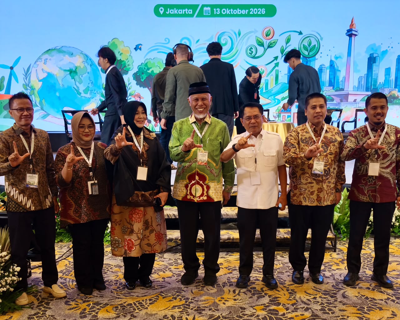 Gubernur Sumbar Mahyeldi, Bimbingan Teknis Peningkatan Kapasitas Kepala Daerah dalam Penyelenggaraan Nilai Ekonomi Karbon (NEK) dan Pembangunan Rendah Karbon Berketahanan Iklim yang diselenggarakan KLH/BPLH di Jakarta. Foto Adpsb. 