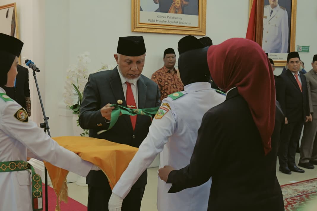 Gubernur Sumatera Barat Mahyeldi Kukuhkan 54 Paskibraka Tingkat Sumbar Tahun 2026 dihadiri Fokopimda dan Sekda di Istana Gubernur, Sabtu (15/8/2026). ?Foto: Dok. Makopim/Adp.