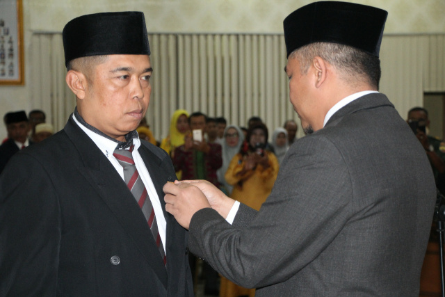 Photo dokumentasi saat Budi Harto dilantik sebagai PAW anggota DPRD Agam