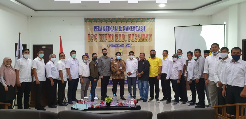 Pelantikan pengurus HIPMI Pasaman periode 2020-2023.