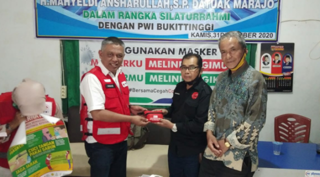 Pengurus PMI Bukittinggi bersilaturahmi dengan Pengurus PWI Bukittinggi 