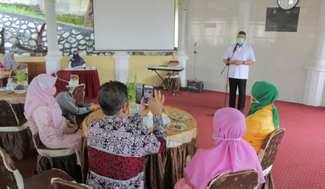 Walikota Solok Zul Elfian ketika memberi sambutan.