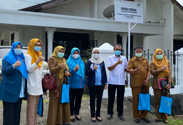 Dinas Sosial Kota Padang bersama timnya datang melakukan peninjauan lapangan ke Rumah Singgah Yayasan Semen Padang.