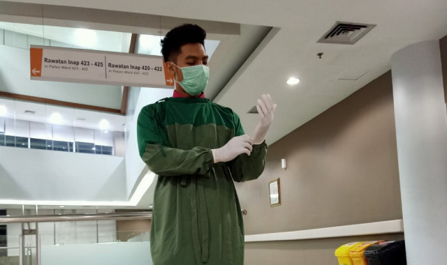 Salah seorang perawat SPH yang bertugas di IGD