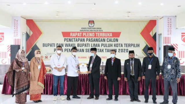 KPU Limapuluh Kota usai penetapan bupati dan wakil bupati terpilih.