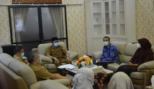 Plt. Walikota Padang Hendri Septa menerima kunjungan rombongan BPK Perwakilan Sumbar