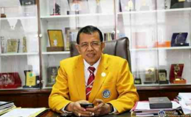 Rektor UNP, Prof. Ganefri, Ph.D akan mewisuda sebanyak 2229 orang wisudawan/wisudawati pada wisuda perdana di tahun 2021 ini.