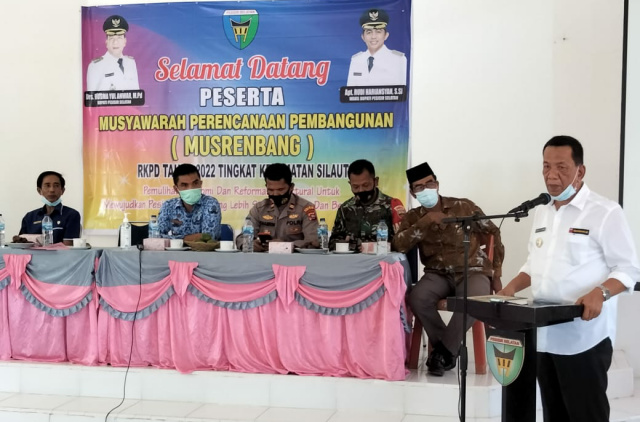 Bupati Pesisir Selatan Drs.Rusma Yul Anwar, M.Pd membuka secara resmi Musrembang RKPD th 2022 tingkat Kecamatan Silaut