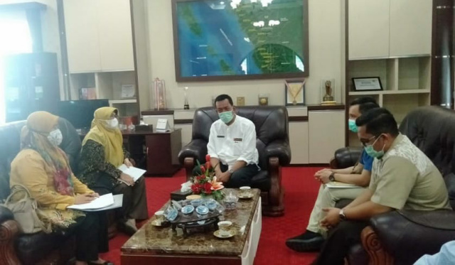 Bupati Pesisir Selatan, Drs Rusma Yul Anwar, MPd menerima kunjungan Kepala BPK RI Perwakilan Sumatera Barat, Yusna Dewi