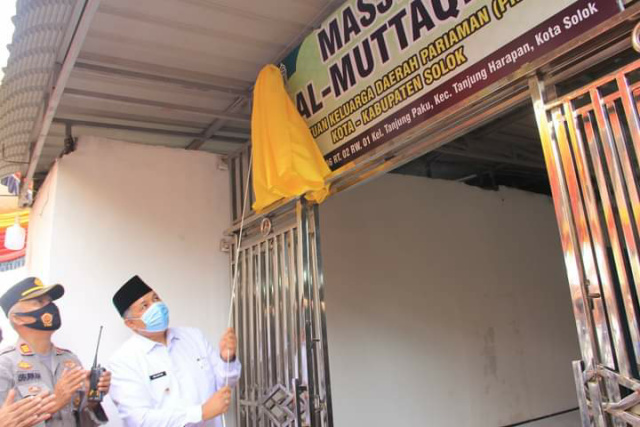 Walikota Solok Zul Elfian Umar meresmikan Masjid Al-Muttaqin Persatuan Keluarga Daerah Pariaman (PKDP)