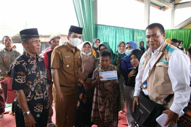 Wakil Walikota Solok Ramadhani Kirana Putra meninjau langsung dan memberi apresiasi kepada PLN (Persero) UPT Padang. 