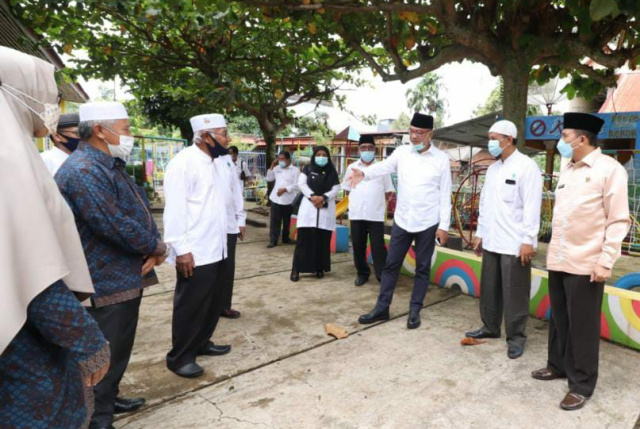 Walikota Payakumbuh Riza Falepi saat mengunjungi Sekolah Dasar Islam Terpadu (SDIT) IPHI Kota Payakumbuh 