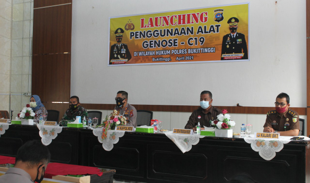 Kapolres Bukittinggi melaunching penggunaan alat Genose C19