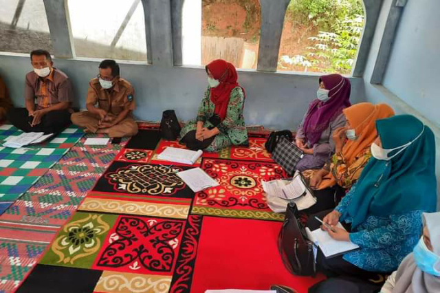 TP PKK Sawahlunto Selasa (27/4) melakukan pembinaan ke Desa Balai Batu Sandaran (BBS) Kec Barangin, Kota Sawahlunto.