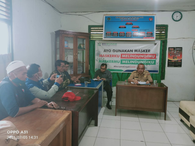 Kepala Dinas Perkim Kota Bukittinggi Erwin Umar saat berikan keterangan