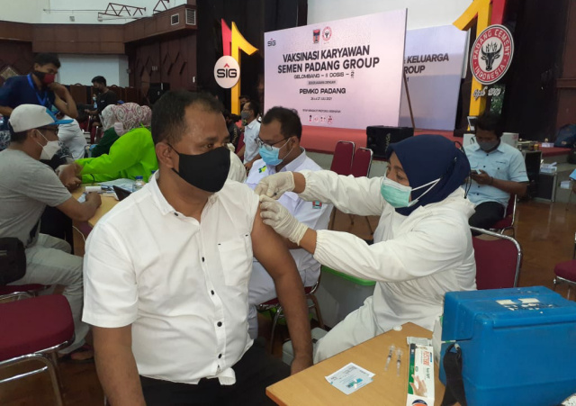 PT Semen Padang kembali menggelar program vaksinasi. 