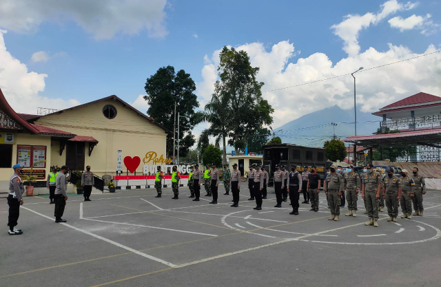 Personil Gabungan TNI - Polri, Dinas Perhubungan dan Satuan Polisi Pamong Praja Kota Bukittinggi