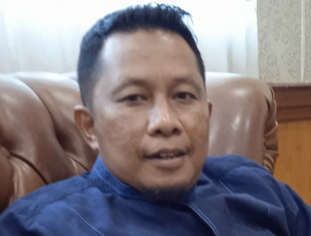 Novi Hendri anggota DPRD dari Partai Golkar.