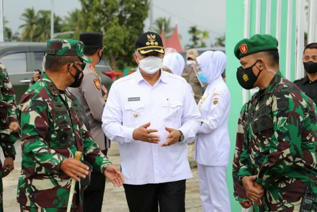Walikota Solok Zul Elfian Umar saat menyambut kedatangan Pangdam I Bukit Barisan Mayjen TNI Hassanudin