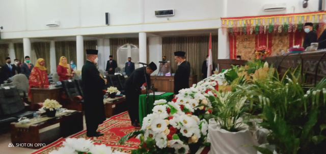 Pelantikan Rona Rezki sebagai PAW Anggota DPRD Pasaman