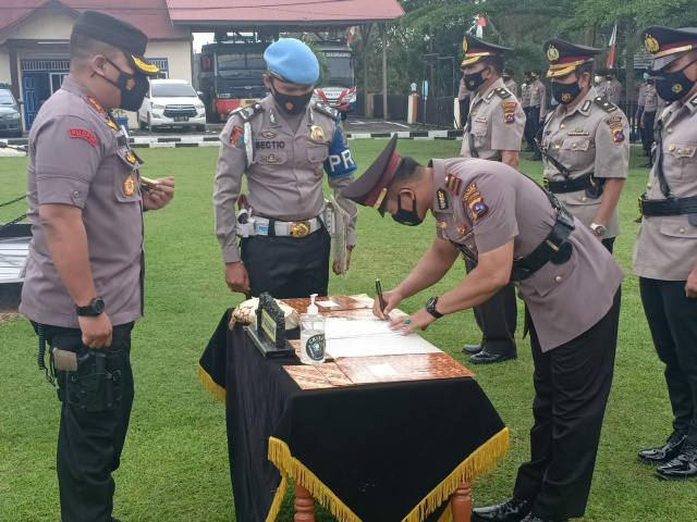 Penandatanganan berita acara dan fakta integritas jabatan