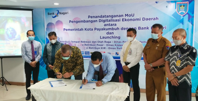 Penandatanganan MoU Pengembangan Digitalisasi Ekonomi Daerah antara Pemerintah Kota Payakumbuh dengan Bank Nagari.