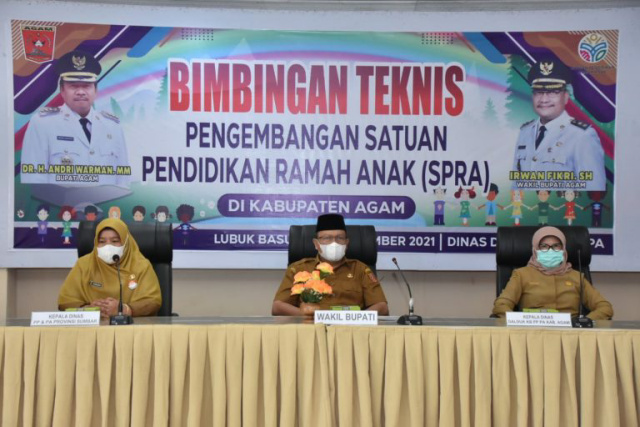 Wakil Bupatu Agam Irwan Fikri saat Bimtek pengembangan Satuan Pendidikan Ramah Anak