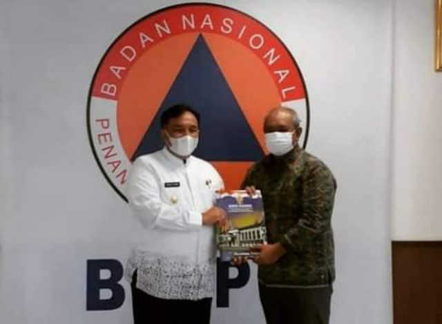 Bupati Pasaman, Benny Utama saat berada di BNPB