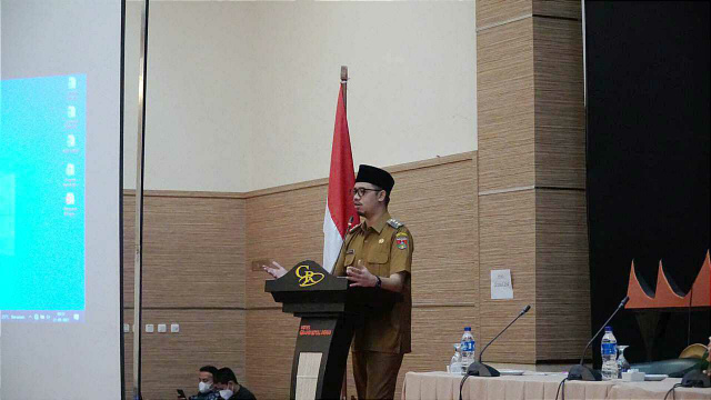 Wali Kota Bukittinggi Erman Safar membuka sekaligus menjadi pembicara kehormatan (keynote speech) pada kegiatan pelatihan Digital Entepreneurship Academy (DEA) yang diselenggarakan oleh Balai Besar Pengembangan Sumber Daya Manusia dan Penelitian, Kementer