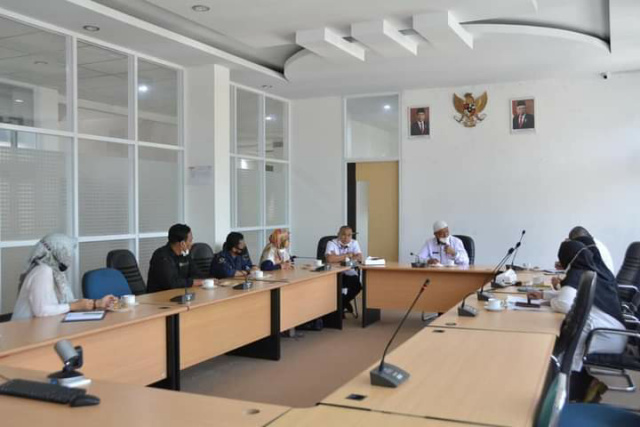 Group BHM saat diskusi dengan pejabat Pemko Padang Panjang terkait kerjasama Sertifikasi Halal, Rabu (22/9/2021) di ruang VIP Balai Kota.
