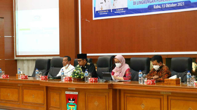 Wali Kota Bukittinggi Erman Safar, membuka penyelenggaraan Sosialisasi Sistem Pengendalian Intern Pemerintah (SPIP) Terintegrasi Di Lingkungan Pemerintah Kota Bukittinggi 