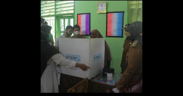 Rombongan Pemkab Pringsewu saat melihat langsung pelaksanaan Pilwana secara E-Voting