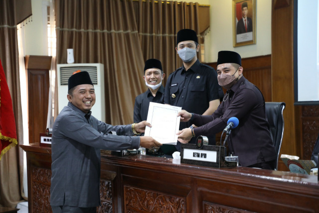 Fraksi du DPRD Bukittunggi sampaikan pandangan umum terhadap dua Ranperda.