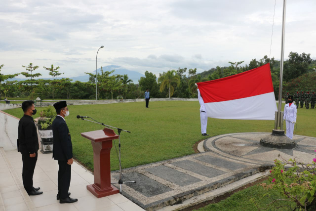 Bupati Safaruddin pimpin upacara peringatan Hari Pahlawan ke-76 2021 di Kabupaten Limapuluh Kota