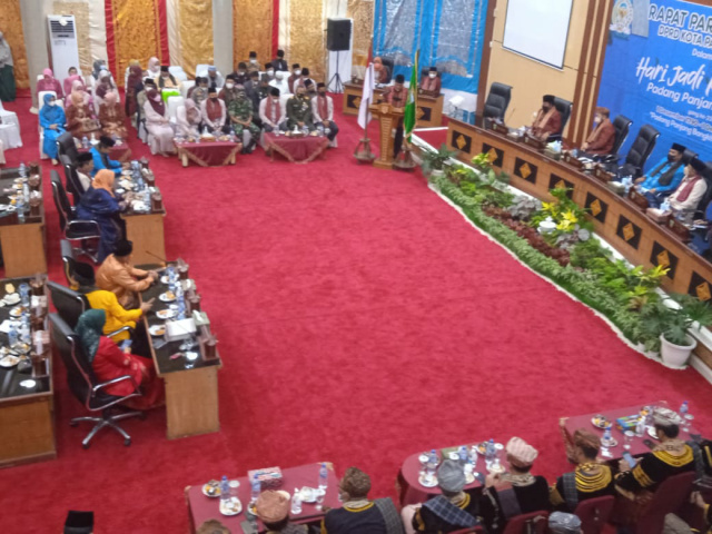 Gubernur Sumbar Mahyeldi Ansyarullah saat berikan sambutan di HJK Padang Panjang ke. 231.