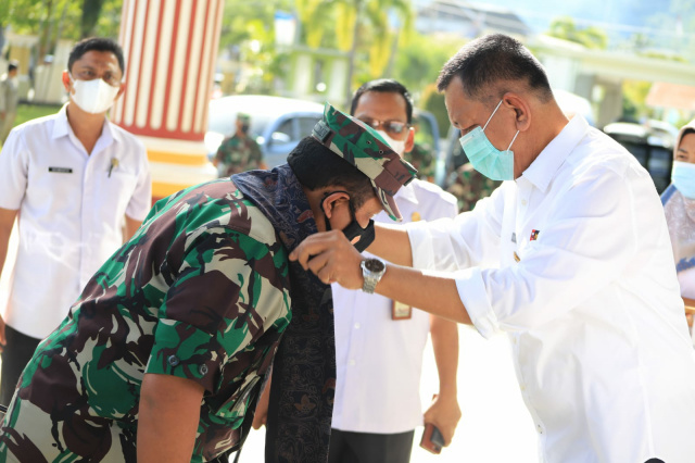 Bupati Pesisir Selatan Rusma Yul Anwar menerima kunjungan Komandan Pangkalan Utama TNI Angkatan Laut (Danlantamal) II Teluk Bayur Padang, Laksamana Pertama TNI Endra Sulistiyono