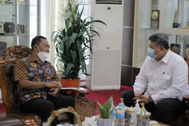 Wali Kota Solok Zul Elfian Umar menerima kunjungan Kepala Badan Narkotika Nasional (BNNK) Solok AKBP Saifuddin Anshori, S.Ik,