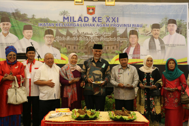 Gubernur Sumatera Barat, Buya Mahyeldi saat hadiri undangan masyarakat perantau Minangkabau di Grand Suka Hotel Pekanbaru untuk memperingati Milad Ikatan Keluarga Luhak Agam Riau (IKLA) ke-21