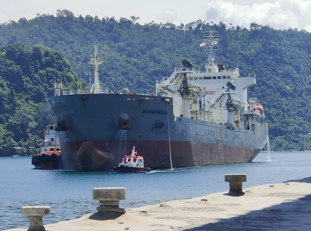 Kapal Mahanuwara memuat semen untuk tujuan Sri Lanka, selesai muat pada 22 Januari 2022