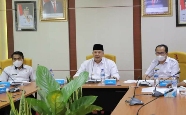 Wali Kota Zul Elfian ketika Video Conference dengan Gubernur Sumbar