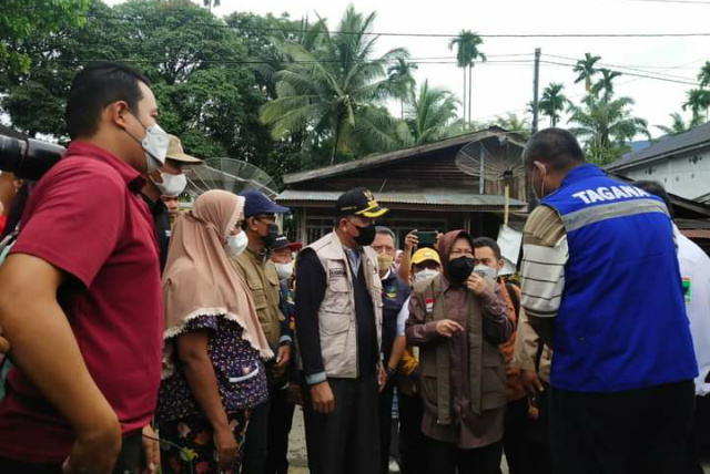 Menteri Sosial Tri Rismaharini saat kunjungi Pasaman Barat
