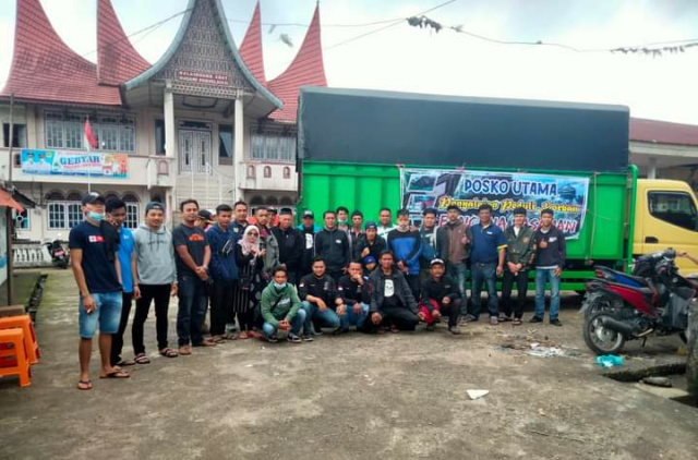 Generasi muda Nagari Panyalaian, Kec. X Koto, Kab.Tanah Datar, berhasil himpun bantuan dari warga untuk korban gempa Pasaman Barat dan Pasaman.