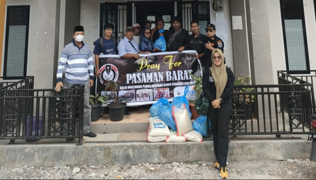 Balai Wartawan Luak Limopuluah salirkan donasi kepada korban gempa