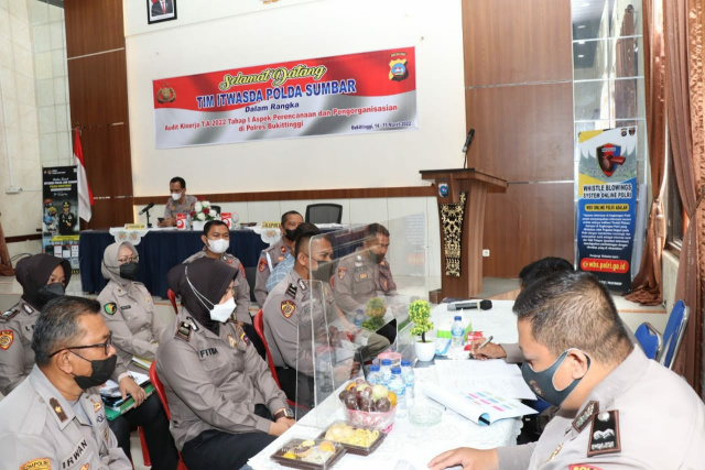 Tim Itwasda Polda Sumbar untuk melakukan Audit Kinerja T.A 2022 Tahap I Aspek Perencanaan Dan Pengorganisasian, dan tim ini langsung diterima oleh Kapolres Bukittinggi
