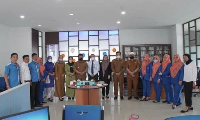 Wawako Padang Panjang, Drs. Asrul poto bareng jajaran BN di HUT BN ke-60, Senin (14/3/2022) siang.