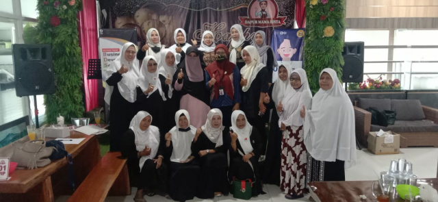 Foto Bersama Peserta Pelatihan Dengan Narasumber Kepala KP2KP Annisa Arifka Sari