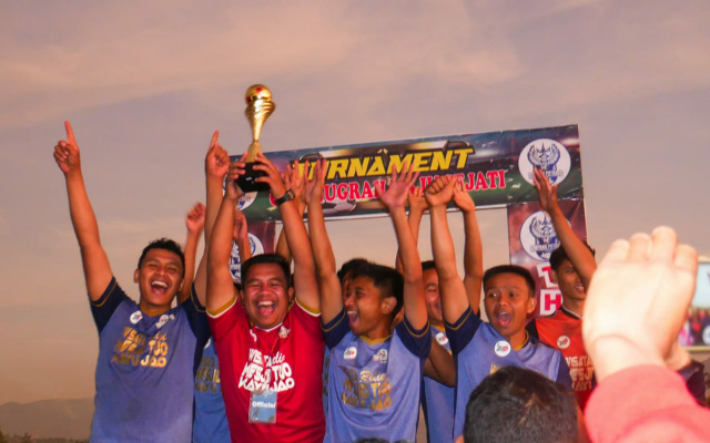 Kayu Jao FC dari Kecamatan Gunung Talang sukses mengunci gelar juara setelah unggul tipis 1-0 atas POSS FC dari Kecamatan Kubung dalam partai final Turnamen Sepak Bola CV. Anugrah Maju Sejati CUP 2022