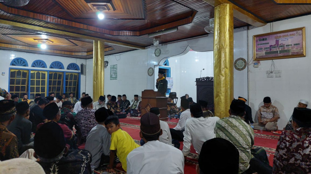 Bupati Safaruddin beserta rombongan menggelar Safari Ramadhan ke Jorong Koto Tuo, Nagari Koto Lamo