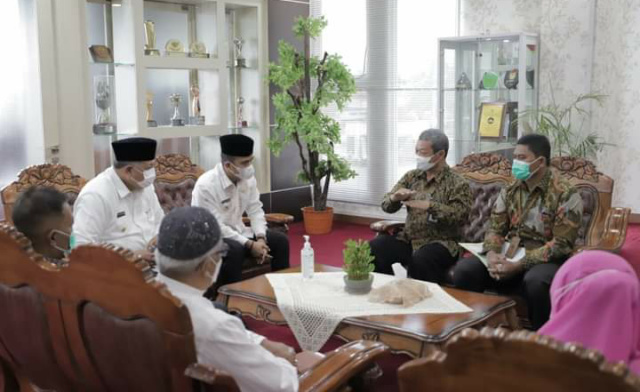 Walikota Solok Zul Elfian terima kunjungan Kepala Kantor Pelayanan Kekayaan Negara dan Lelang (KPKNL) Padang Edy Suyanto