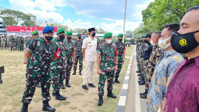Danrem 032 Wirabraja Brigjen TNI Purmanto pimpin Apel Gelar Pasukan Dalam Rangka Kunjungan Kerja Wakil Presiden RI ke Kota Bukittinggi Senin (11/04/2022)
